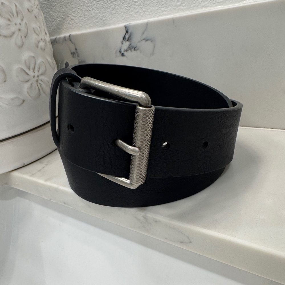NORDSTROM RACK Men's Black  Belt SIZE 30 new without tags dress belt / office